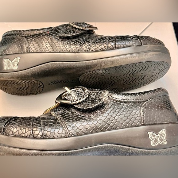 Alegria Black Textured Leather Loafers Silver Buckle Velcro Close 6.5 US 37 EUR - Picture 12 of 17